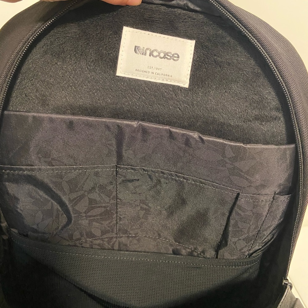 NEW‎ | Incase PATH backpack solid black heavy duty - Picture 7 of 9